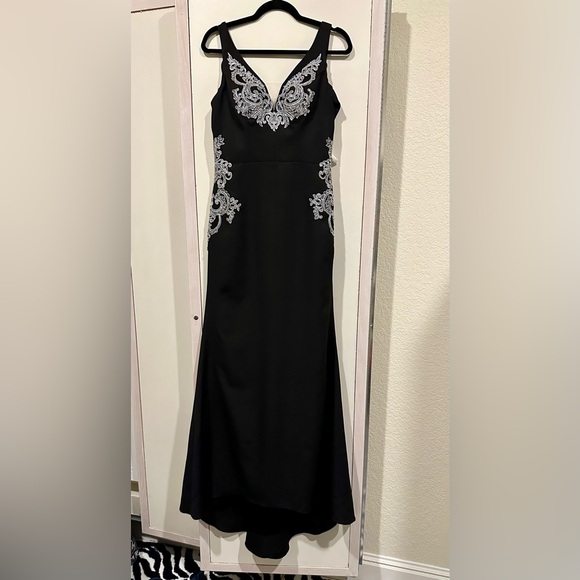 JJs House Dresses & Skirts - JJ House Formal Evening Gown